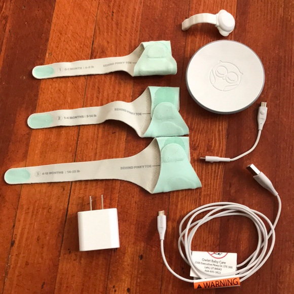 Owlet OBS 1.1 and extra socks - Picture 1 of 4